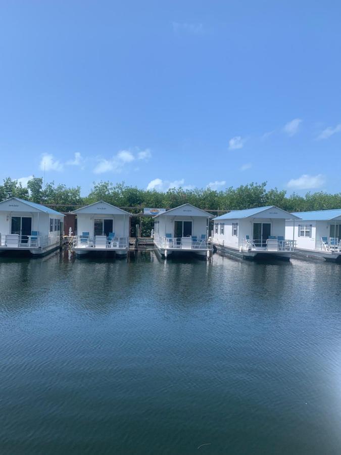 Aqua Lodges At Hurricane Hole Marina Сток-Айленд Экстерьер фото
