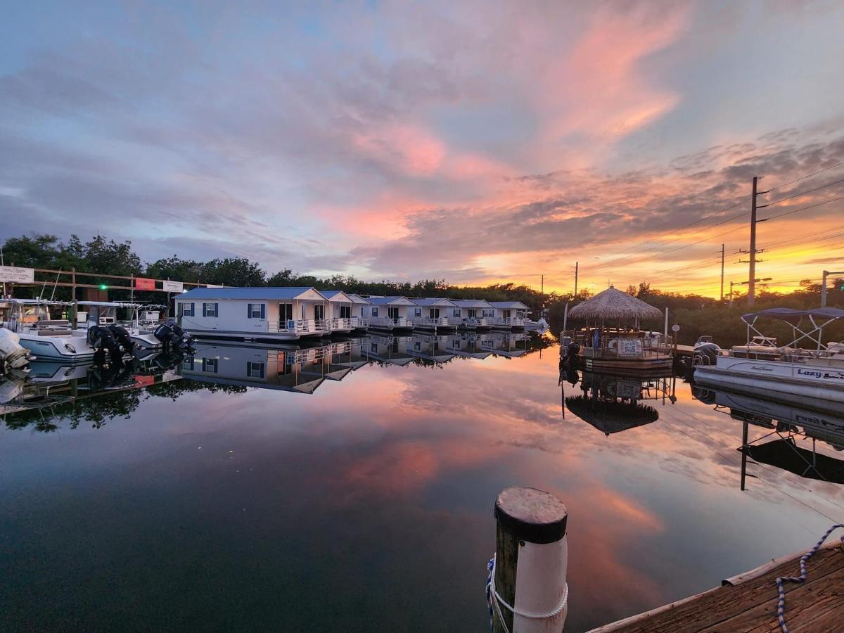 Aqua Lodges At Hurricane Hole Marina Сток-Айленд Экстерьер фото